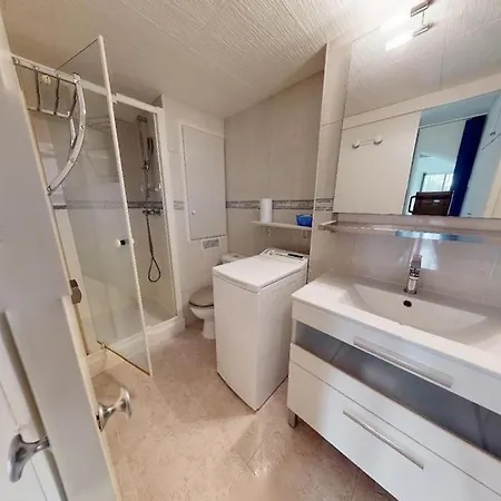 Apartman 60 M2,piscine, Commerce *