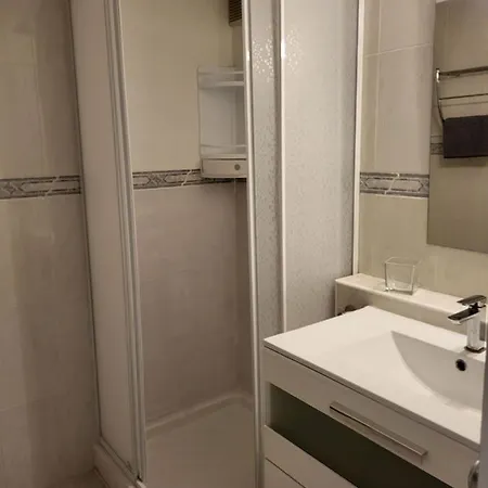 Apartman 60 M2,piscine, Commerce