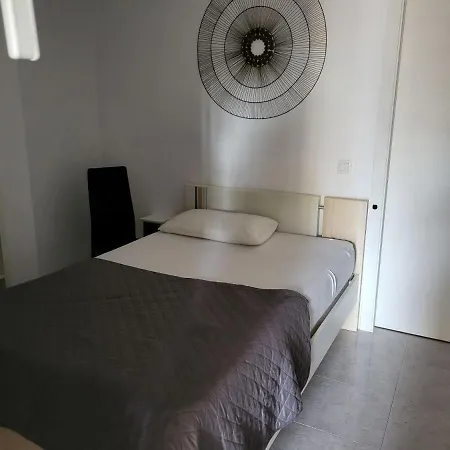 Apartman 60 M2,piscine, Commerce Roses