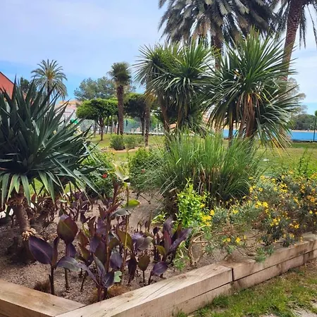 60 M2,piscine, Commerce Apartman Roses
