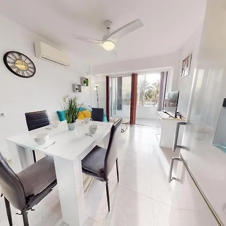 60 M2,piscine, Commerce