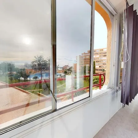 60 M2,piscine, Commerce
