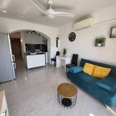 60 M2,piscine, Commerce *